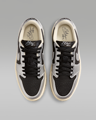 Air Jordan 1 Triple Stack Women's Shoes. Nike JP